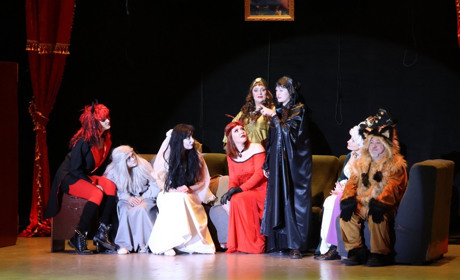 Містика, гумор і овації: у Південноукраїнську театр NON-STOP показав виставу «П’ятниця 13»