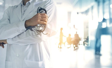 У двох сімейних лікарів Барської громади — відпустки. До кого звертатися їх пацієнтам