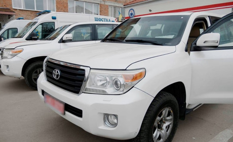 Броньовані "Toyota Land Cruiser 200" передали для Шосткинської екстреної допомоги