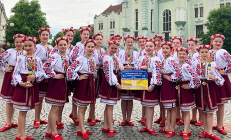 Гран-прі та путівка на елітний турнір: як танцюристи кагарлицької «Мрії» підкорили Мукачево