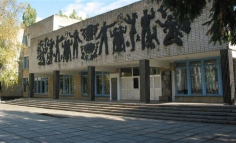 Моя шкільна домівко, з ювілеєм! Про хороших учителів, знаменитих випускників та патріотів.