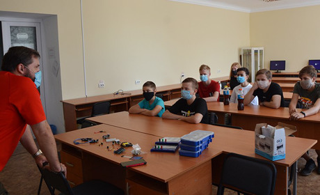 Донецький національний технічний університет запросив учнів до інноваційної школи 