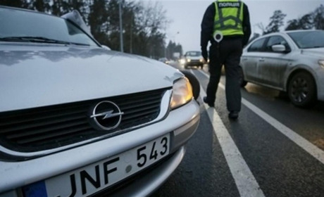 З 9 лютого власників "євроблях" та "битків" з США без митного оформлення штрафуватимуть: які суми