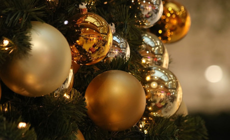 Відкриття ялинки та пісні 90-х: як у Сватовому святкуватимуть День Святого Миколая (оновлено)