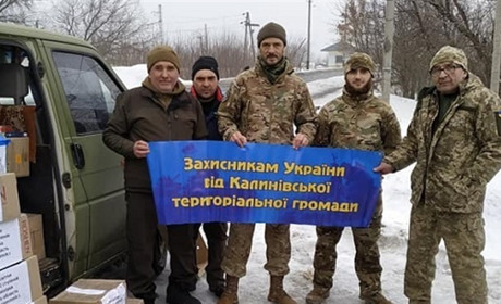 «Хлопцям на Сході потрібне батьківське тепло»: для чого Володимир Морозов займається волонтерством