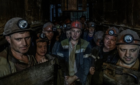 Попри війну донецькі шахтарі продовжують працювати. Репортаж New York Times