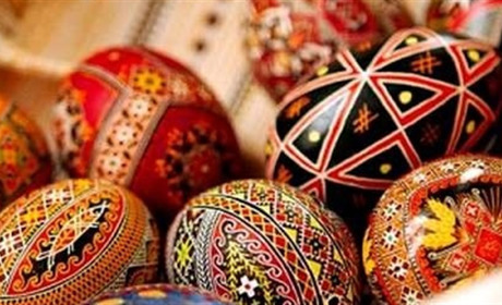 Великдень в Україні: як долучитись до святкових богослужінь