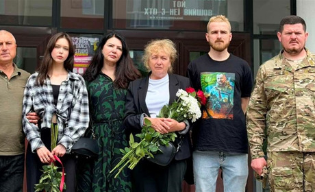 Герої живуть у пам’яті: у Старокостянтинівському НВК вшанували Героя України Юрія Юрчика