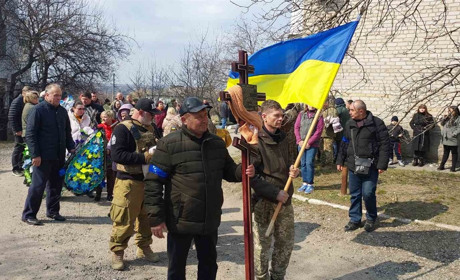 Первомайщина попрощалася з бойовим офіцером Ігорем Остапенком