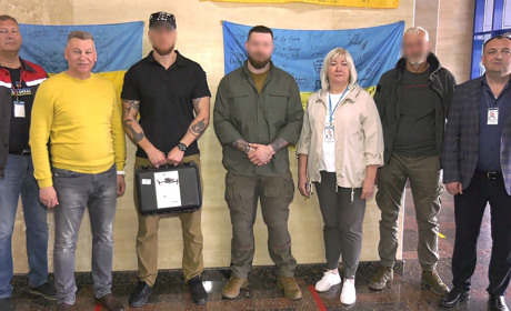 Атомники передали військовим обладнання для виконання спецзавдань