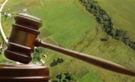 Прокуратура вимагає повернути землю з власності росіянки