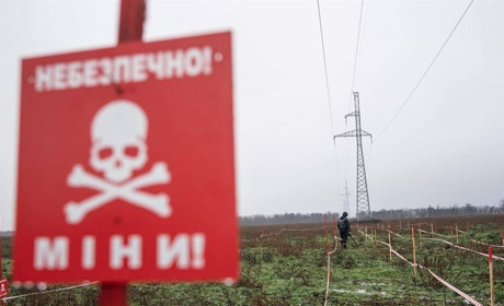 Глухівські рятувальники нагадують про мінну небезпеку. Яких правил слід дотримуватися