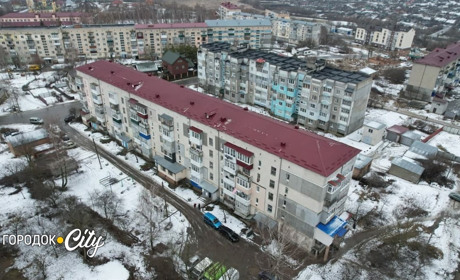 Екскурсія містом Городок у пошуку оригінальних балконів. Фоторепортаж від Городок.City