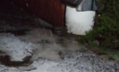 Град та злива наробила лиха у Городці та Сваринях