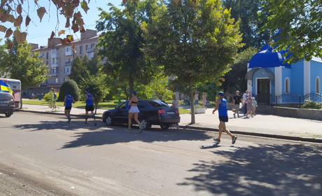 Дев'ять міст за 10 днів: українські ультрамарафонці пробігли вулицями Новограда
