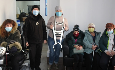 Світлоповертаючі портупеї від мелітопольської «Золотої голки» збережуть життя людини у вечірній час