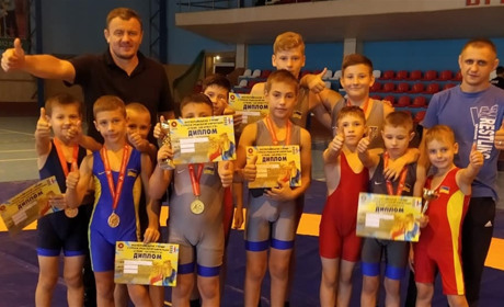 7 медалей підкорили жмеринські борці на всеукраїнському турнірі