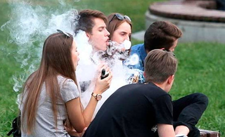 Як електронні сигарети впливають на підлітковий організм: пояснюють медики Сумщини