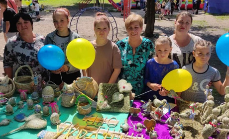 Сіно-craft об'єднує: діти з Росішок відзначили свято донатами на ЗСУ