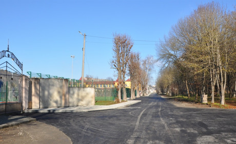 У Чорткові заасфальтували дорогу до стадіону «Харчовик»