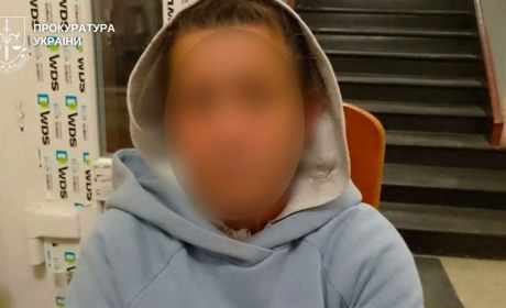 Шахрайка обіцяла зняти «порчу» та ошукала 70-річну жінку на 353 тисячі гривень