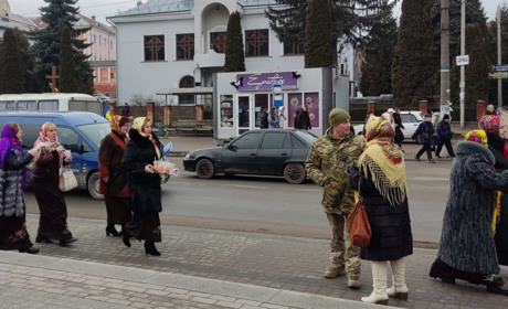 У Кременці відбувся традиційний фестиваль колядок та щедрівок та мистецькі ярмарки на підтримку ЗСУ