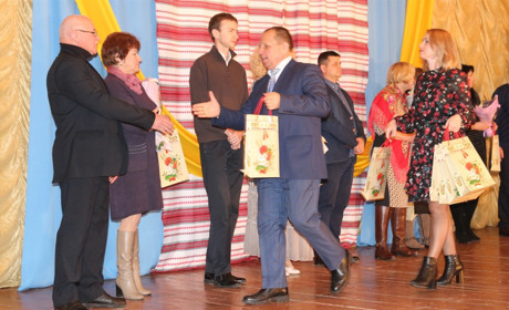 День місцевого самоврядування: у Старокостянтинові вітали посадовців, депутатів та екс-мерів