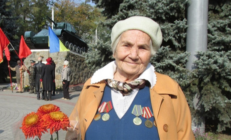 «Мне было 12 лет, когда началась война: мы собирали раненых по окопам и вредили немцам»