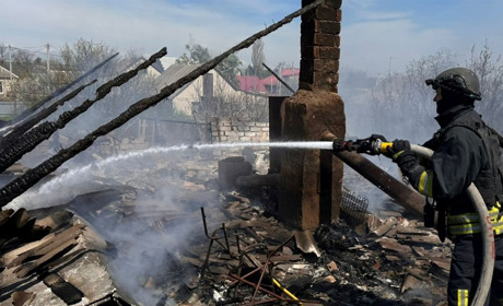 На Херсонщині окупанти атакували житлові будинки, соціальну та критичну інфраструктуру
