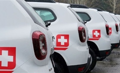 У Старокостянтинові придбали два автомобілі для центру первинної медико-санітарної допомоги