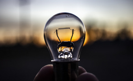 На яких вулицях Сватового та у яких селах району 27 квітня не буде світла: графік відключень