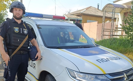 Як офіцер поліції рятував жінку, що отримала поранення в результаті ворожого обстрілу