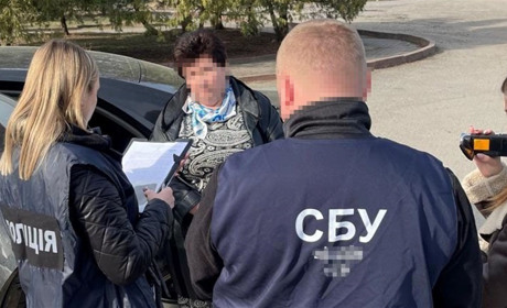 СБУ та Нацполіція затримали на хабарі посадовицю Укрзалізниці