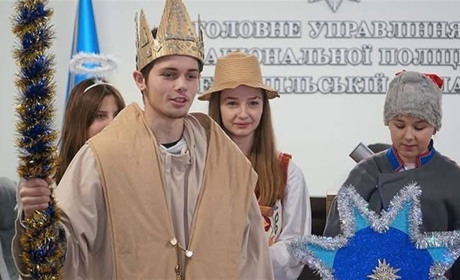 Учасники гуртка «Юний поліцейський Кременеччини» збирають кошти на дрон та Starlink для ЗСУ