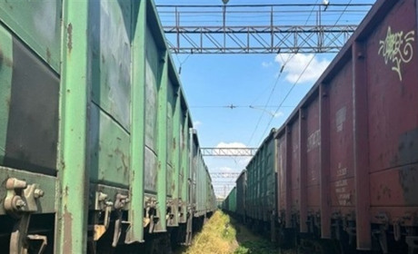 В Одесі вдень між коліями залізниці знайшли тіло підлітка: він загинув вночі