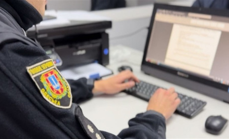 У Великодальницькій громаді на Одещині чоловік застрелив собаку сусіда: справу передали до суду