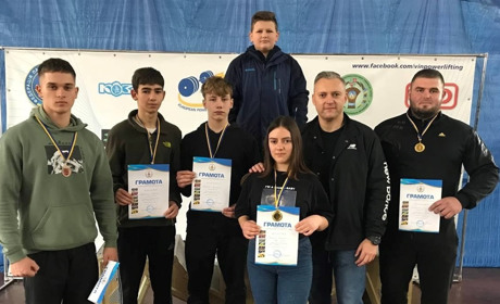 Барські спортсмени зайняли призові місця на чемпіонаті області з жиму лежачи