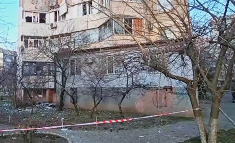 Окупанти вдарили по центру Херсона: поранено двох людей