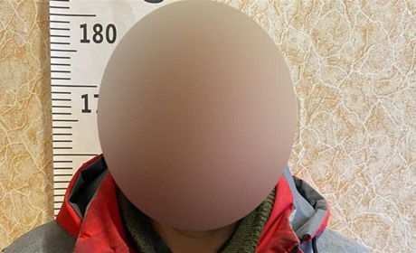 На Сумщині чоловіка засудили до 15 років позбавлення волі за систематичне ґвалтування падчерки