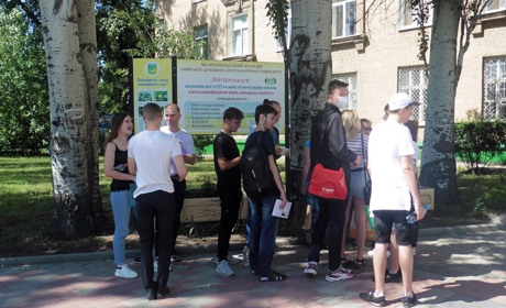 Знания - плюс маски и антисептик: мелитопольские выпускники пришли на первое ВНО по математике 