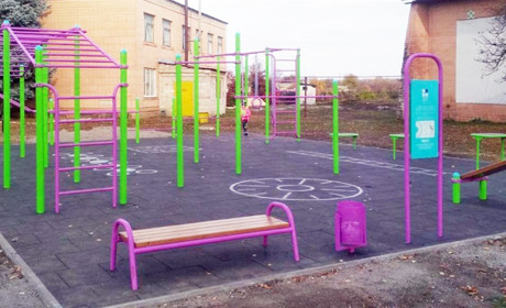 На Сватівщині за програмою «Здорова Україна» облаштовують сучасні спортмайданчики: скільки їх