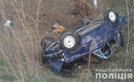 В Барському районі сталася смертельна автопригода: пасажир загинув, водій в лікарні