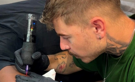 Історія Андрія Гордаша: барський викладач, тату-майстер і волонтер