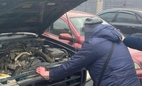 В Запоріжжі чоловік продавав авто, яке привезене як гуманітарна допомога для ЗСУ