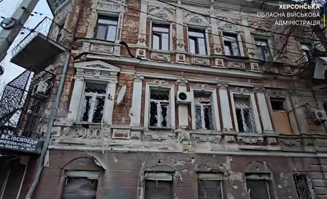 На Херсонщині армія рф завдала ударів по житлових кварталах, критичній та соціальній інфраструктурі