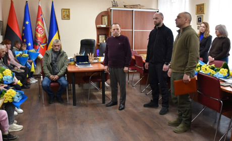 У Старокостянтинівській громаді вручили державні нагороди Захисникам України та їхнім родинам