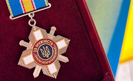 Родині загиблого воїна з Калинівщини вручили ордена «За мужність»