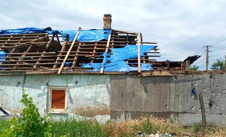 На Херсонщині російські терористи поцілили у житлові квартали та критичну інфраструктуру