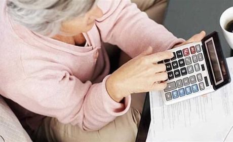 З 1 квітня перерахують пенсії, але не всім: кого це стосується