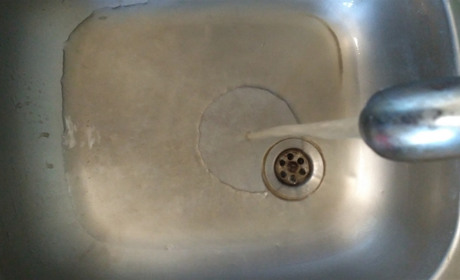 За ржавую воду сделают перерасчет: что для этого нужно сделать потребителям